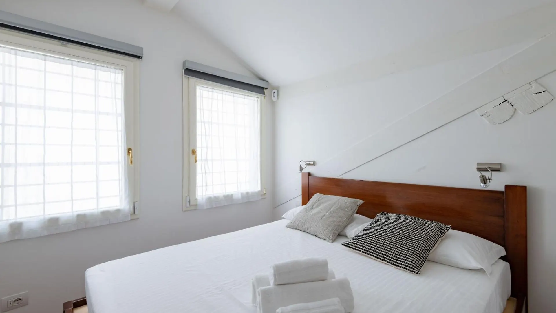 Milano Apartments S Agostino - Porta Genova 0*, Milan Italy